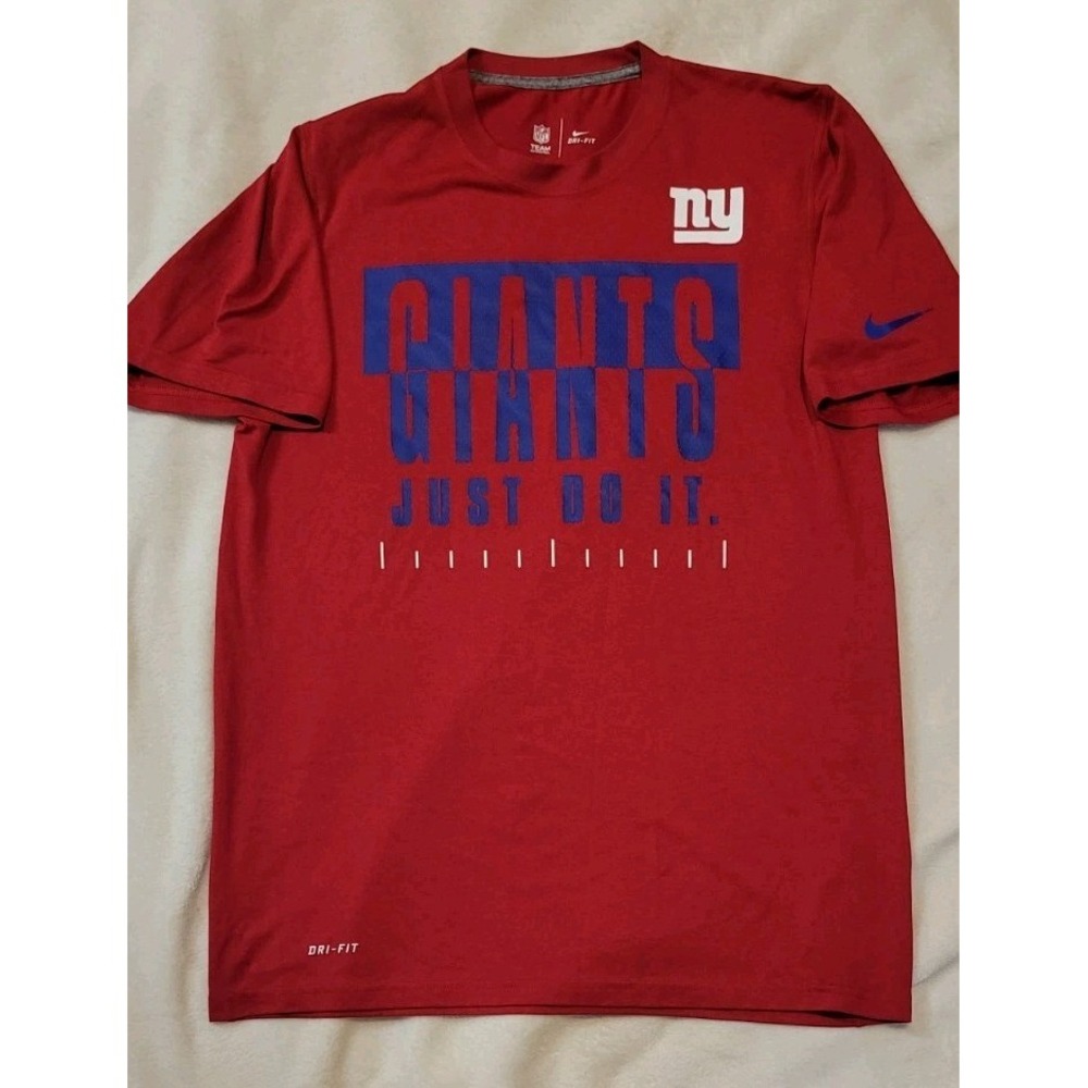 NEW YORK GIANTS NIKE DRI FIT RED SHORT SLEEVE T SHIRT MENS SIZE MEDIUM - EUC